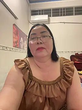 Snapshot of NDith chatting on 02.15.26 NDith online show from 02.15.26