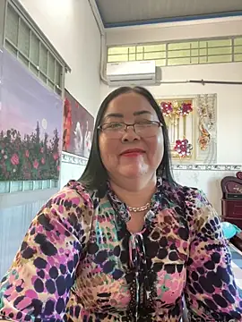 Snapshot of NDith chatting on 02.19.26 NDith online show from 02.19.26