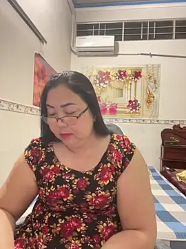 Snapshot of NDith chatting on 02.23.26 NDith online show from 02.23.26