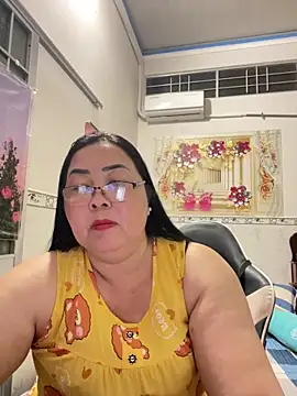 Snapshot of NDith chatting on 02.25.26 NDith online show from 02.25.26