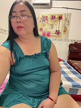 Snapshot of NDith chatting on 02.26.26 NDith online show from 02.26.26