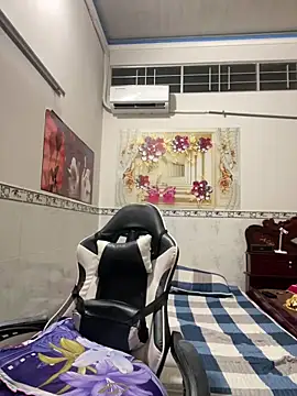 Snapshot of NDith chatting on 02.28.26 NDith online show from 02.28.26