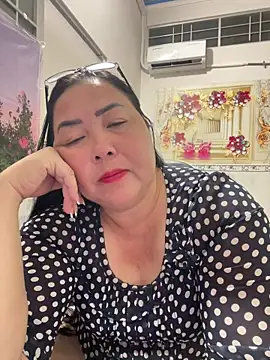 Snapshot of NDith chatting on 03.05.26 NDith online show from 03.05.26