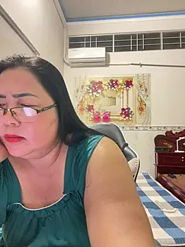 Snapshot of NDith chatting on 03.07.26 NDith online show from 03.07.26