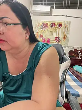 Snapshot of NDith chatting on 03.22.26 NDith online show from 03.22.26