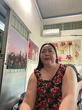 Snapshot of NDith chatting on 03.27.26 NDith online show from 03.27.26