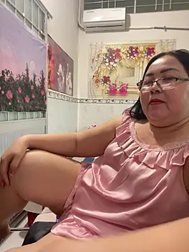 Snapshot of NDith chatting on 03.30.26 NDith online show from 03.30.26