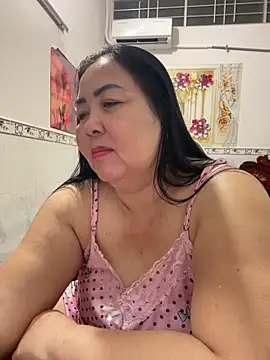 Snapshot of NDith chatting on 04.03.26 NDith online show from 04.03.26