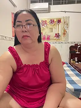 Snapshot of NDith chatting on 04.10.26 NDith online show from 04.10.26