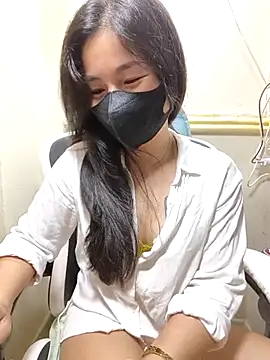 Snapshot of lyna_bl chatting on 03.08.25 lyna bl online show from 03.08.25