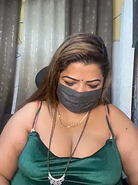 Snapshot of Oh-Monika chatting on 02.01.26 Oh-Monika online show from 02.01.26