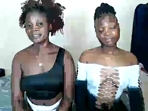 Snapshot of Pendo_ chatting on 11.14.25 Pendo online show from 11.14.25