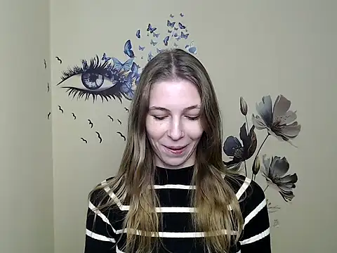 Snapshot of StrangerGi chatting on 12.12.24 StrangerGi online show from 12.12.24