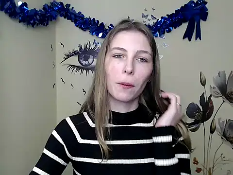 Snapshot of StrangerGi chatting on 02.13.25 StrangerGi online show from 02.13.25