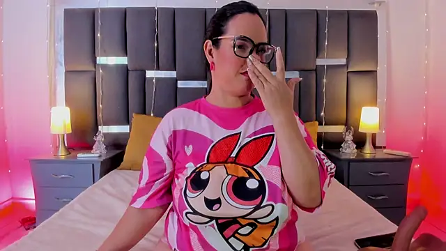 Snapshot of talivega chatting on 02.15.26 talivega online show from 02.15.26