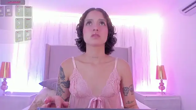 Snapshot of pau_live chatting on 09.27.25 pau live online show from 09.27.25