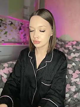 Snapshot of bunnyrich chatting on 12.14.24 bunnyrich online show from 12.14.24