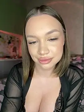 Snapshot of bunnyrich chatting on 02.06.25 bunnyrich online show from 02.06.25