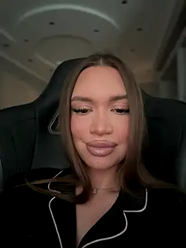 Snapshot of bunnyrich chatting on 12.05.25 bunnyrich online show from 12.05.25