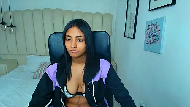 Snapshot of shaneelle chatting on 01.19.26 shaneelle online show from 01.19.26