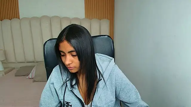 Snapshot of shaneelle chatting on 02.09.26 shaneelle online show from 02.09.26