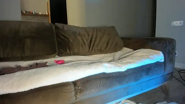 Yukisans online show from 02.20.25