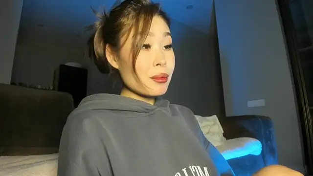 Yukisans online show from 02.21.25