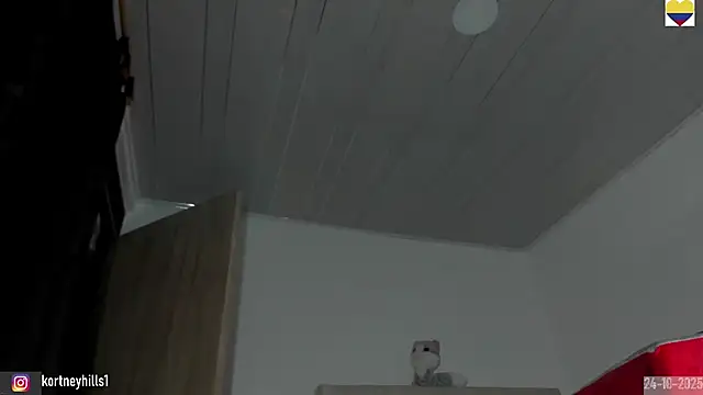 Snapshot of sexykortney chatting on 10.25.25 sexykortney online show from 10.25.25