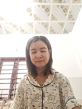 Sexy-ladyboobs20 online show from 10.17.25