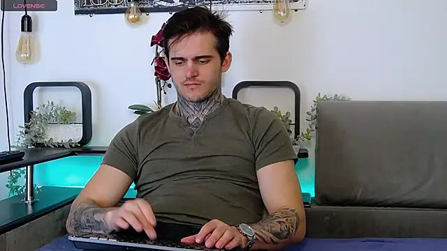 CarterCole online show from 03.08.25