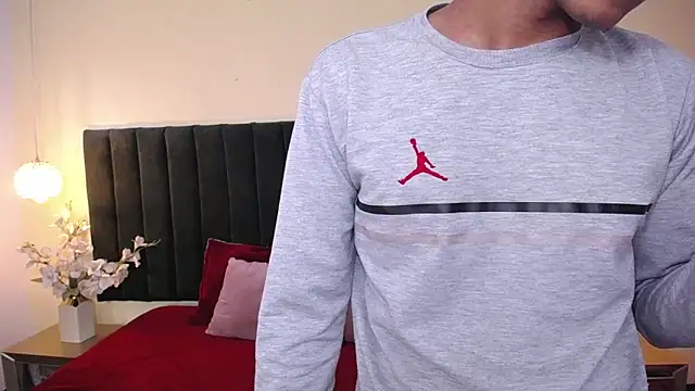 Snapshot of soft_attraction chatting on 11.06.25 soft attraction online show from 11.06.25