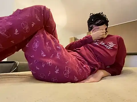 Marilou1983 online show from 01.10.25