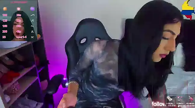 Snapshot of litz81 chatting on 12.21.24 litz81 online show from 12.21.24