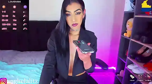 Snapshot of litz81 chatting on 02.07.25 litz81 online show from 02.07.25