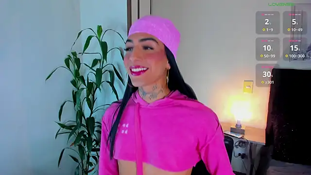 Snapshot of litz81 chatting on 11.20.25 litz81 online show from 11.20.25