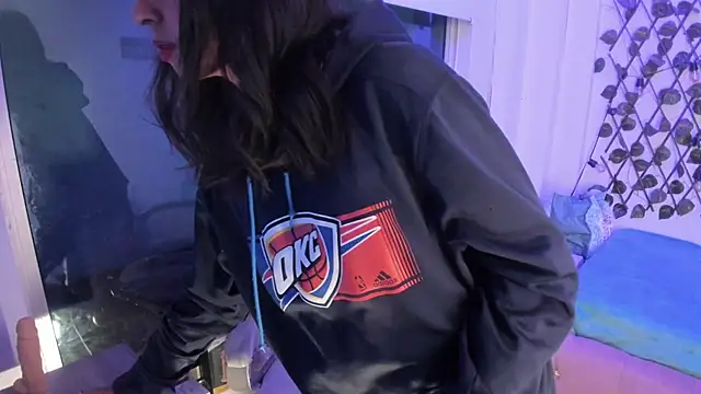 Snapshot of Vic_beckeer chatting on 02.13.25 Vic beckeer online show from 02.13.25