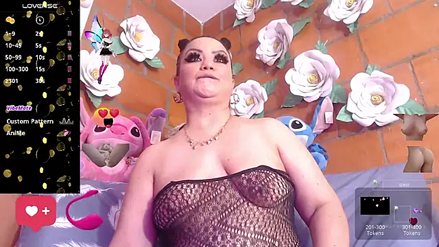 Snapshot of IngritBitch chatting on 11.20.25 IngritBitch online show from 11.20.25