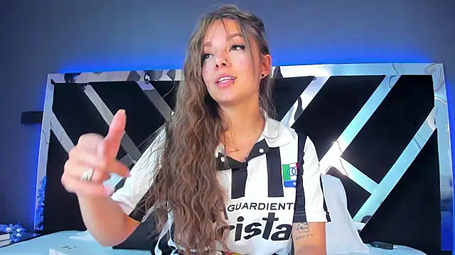 AmmyJones  online show from 04.20.26