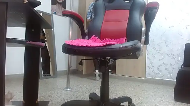 Snapshot of PaulinaRubio_ chatting on 02.15.25 PaulinaRubio online show from 02.15.25