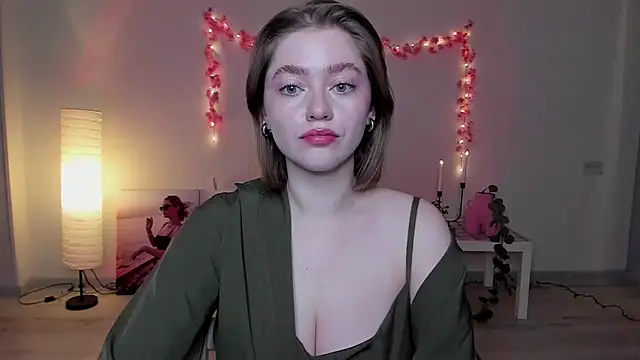 Snapshot of AidaPerry chatting on 01.14.25 AidaPerry online show from 01.14.25