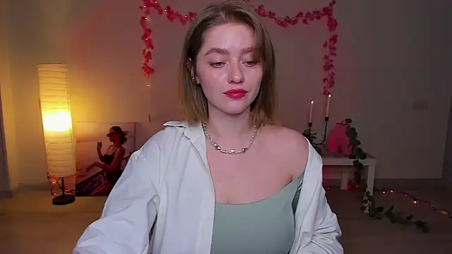 Snapshot of AidaPerry chatting on 01.21.25 AidaPerry online show from 01.21.25