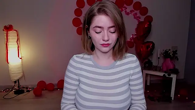 Snapshot of AidaPerry chatting on 03.02.25 AidaPerry online show from 03.02.25