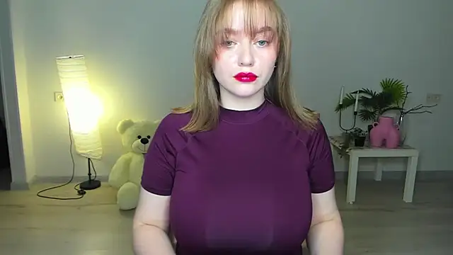 Snapshot of AidaPerry chatting on 10.17.25 AidaPerry online show from 10.17.25