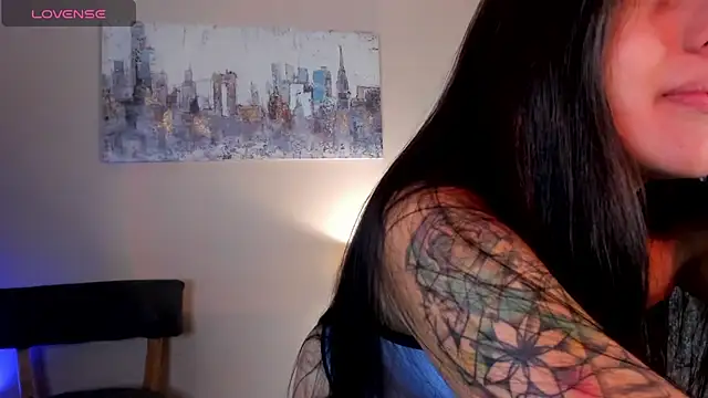 Snapshot of dakotaa__ chatting on 01.25.25 dakotaa online show from 01.25.25