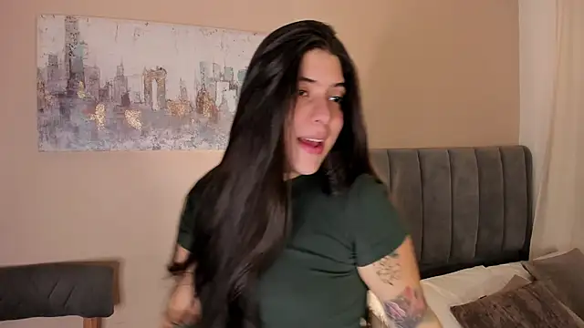 Snapshot of dakotaa__ chatting on 11.01.25 dakotaa online show from 11.01.25