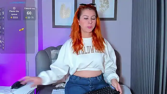 Snapshot of Nahiajhonson_ chatting on 10.15.25 Nahiajhonson online show from 10.15.25