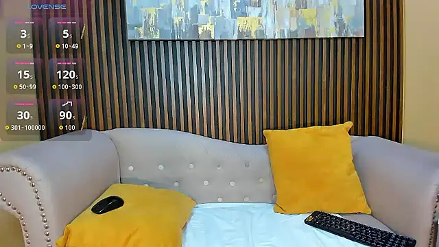 Snapshot of Nahiajhonson_ chatting on 10.24.25 Nahiajhonson online show from 10.24.25