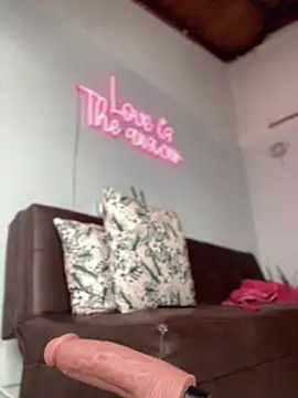 SamaraJay1 online show from 12.19.24