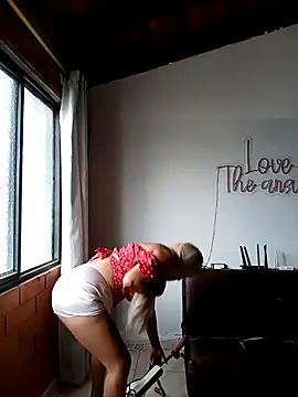 SamaraJay1 online show from 02.20.25