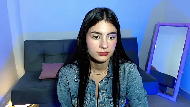 Snapshot of Antonella_666 chatting on 10.17.25 Antonella 666 online show from 10.17.25